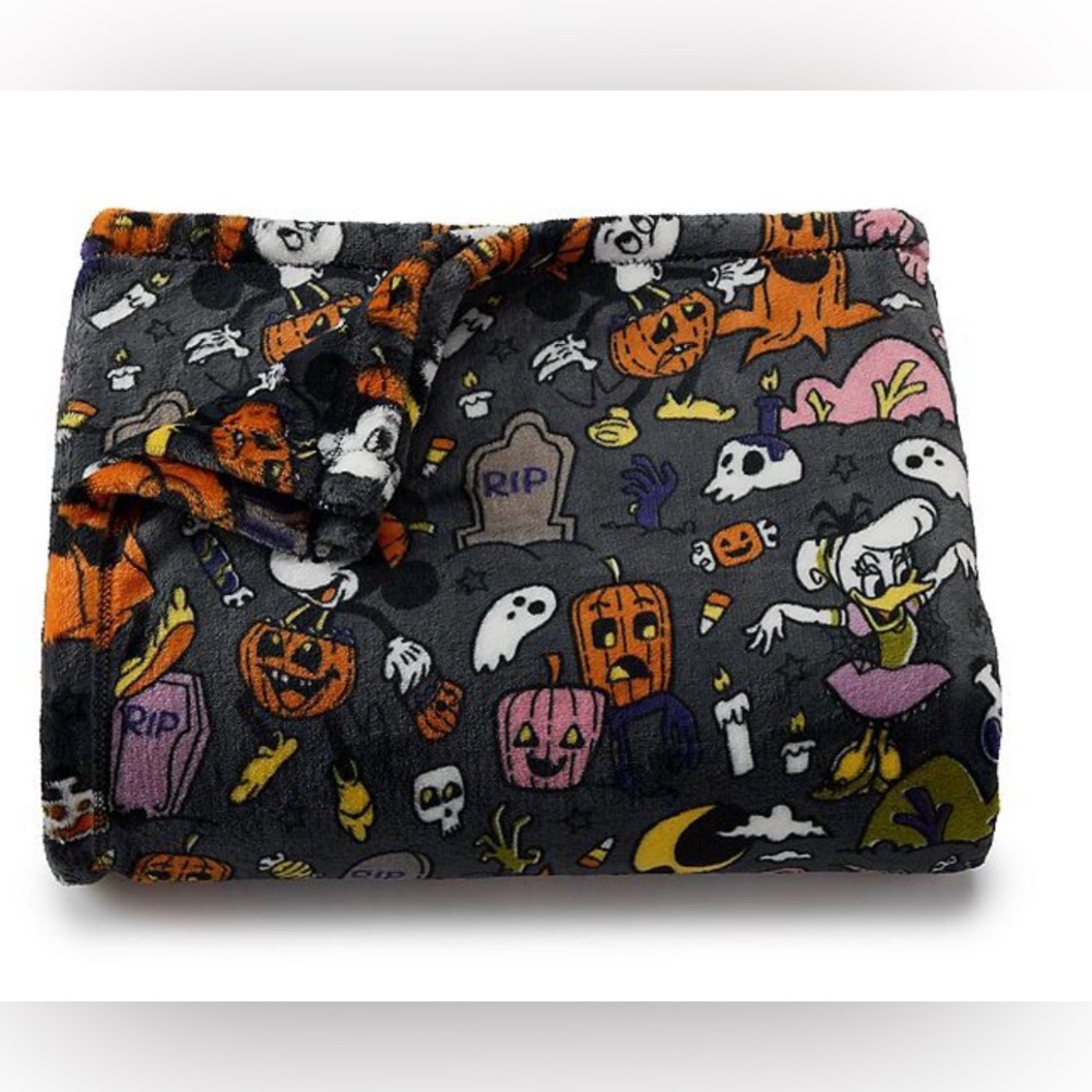 “Mickey Mouse Halloween” Oversized Throw Blanket- New